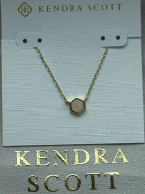 Kendra Scott white pendant necklace